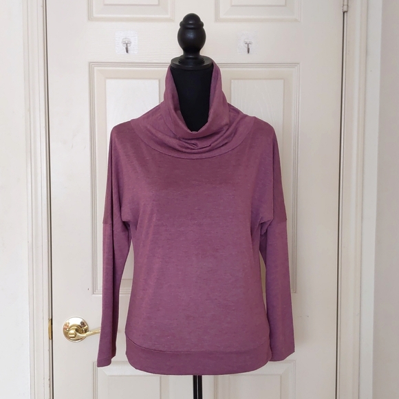 NWOT. C&A Wide Turtleneck Dropped Shoulder 3/4 Sleeve Top. - Picture 2 of 4